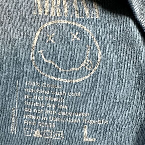 NWOT Unisex Blue Short Sleeve Tee Short Nirvana 1993 Concert Tour - Size Large - Picture 4 of 7